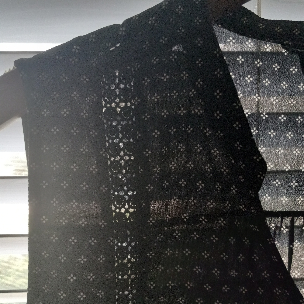 Torrid 2X V-Neck Crocheted Trim Sleeveless Tunic Top Plus - Picture 6 of 15
